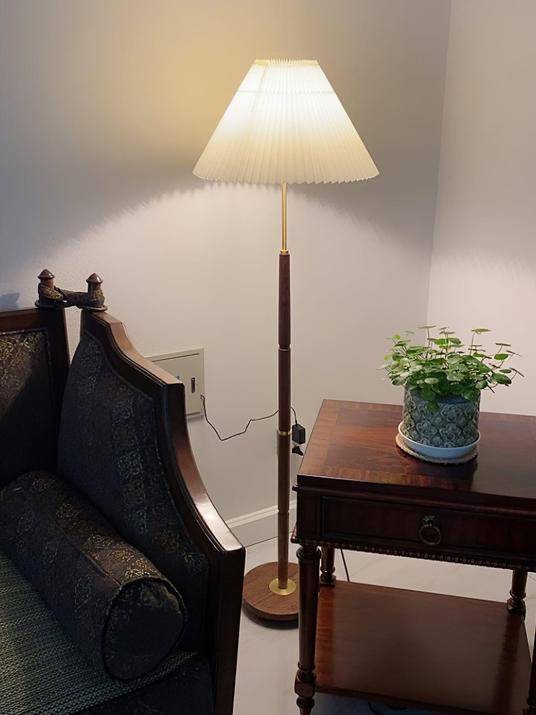 Pleated Floor Lamp - Vakkerlight