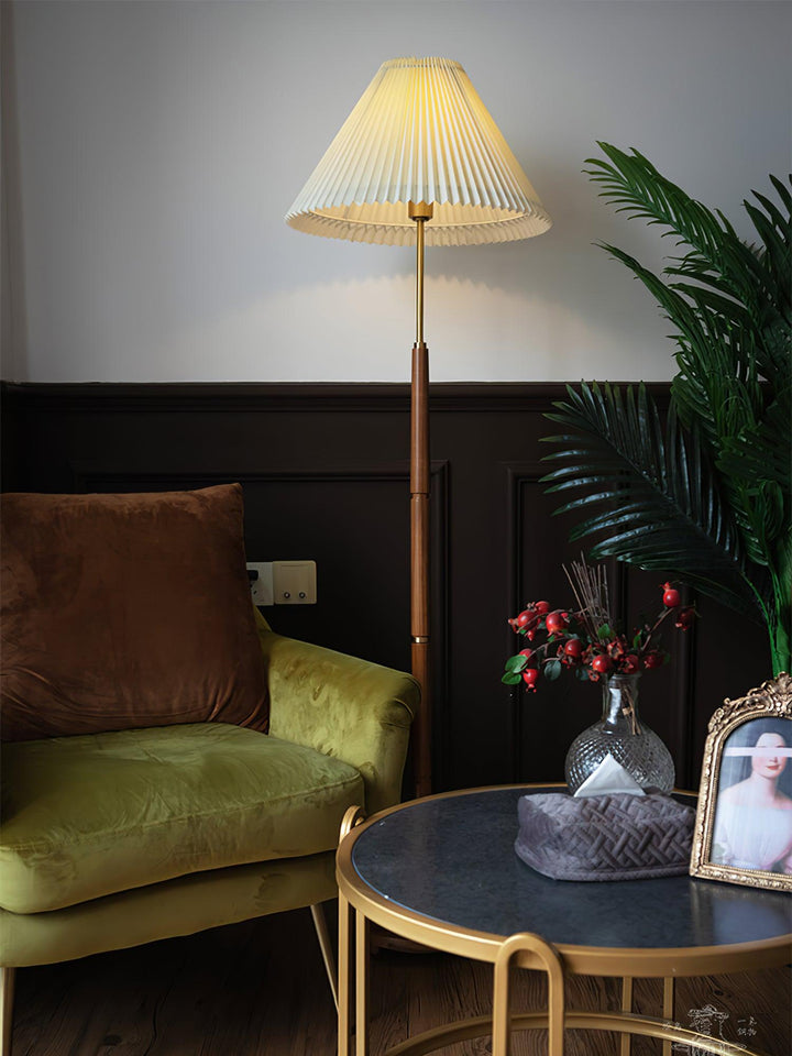 Pleated Floor Lamp - Vakkerlight