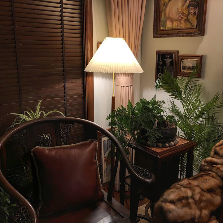 Pleated Floor Lamp - Vakkerlight