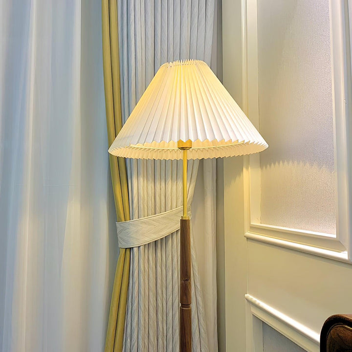 Pleated Floor Lamp - Vakkerlight