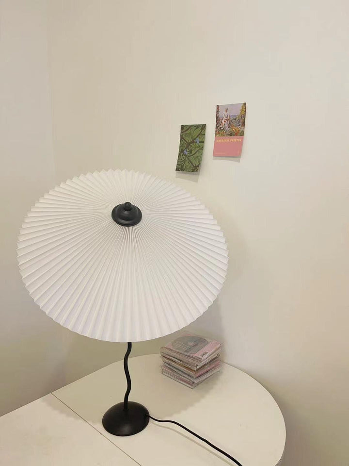 Pleated Hat Table Lamp - Vakkerlight