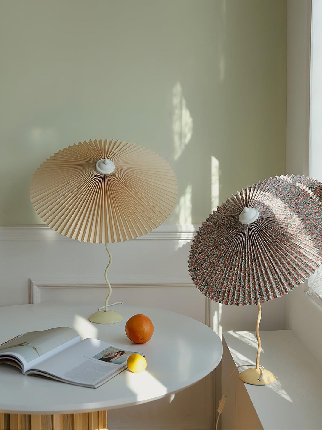 Pleated Hat Table Lamp - Vakkerlight