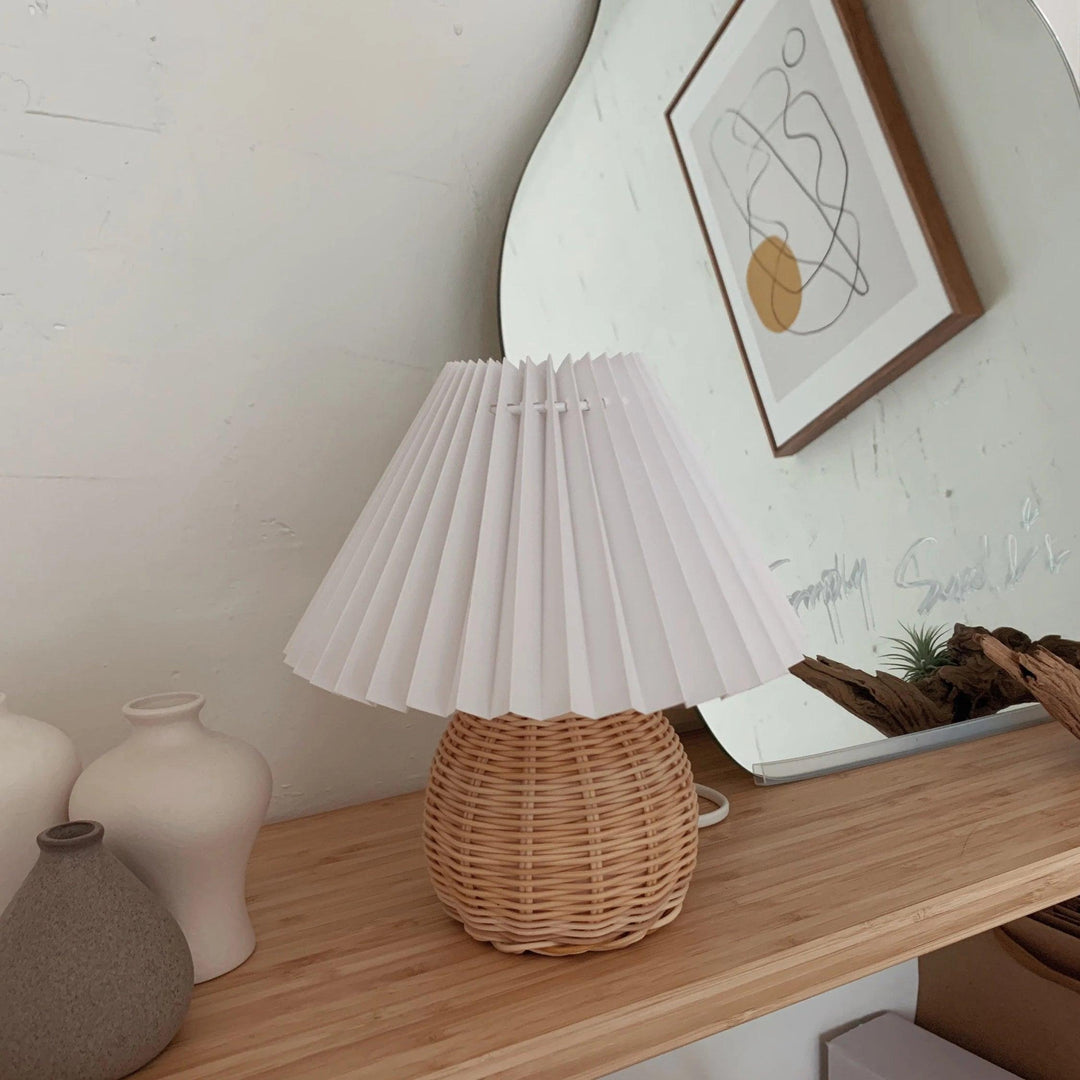 Rattan Pleated Table lamp - Vakkerlight