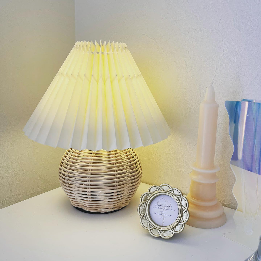 Rattan Pleated Table lamp - Vakkerlight