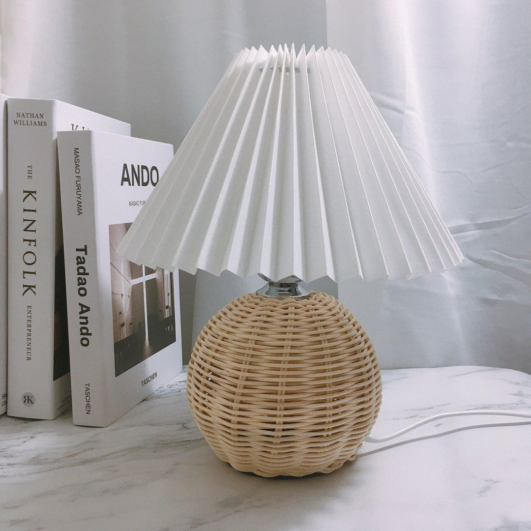 Rattan Pleated Table lamp - Vakkerlight