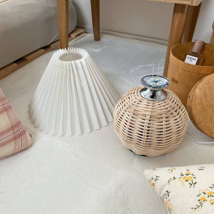 Rattan Pleated Table lamp - Vakkerlight