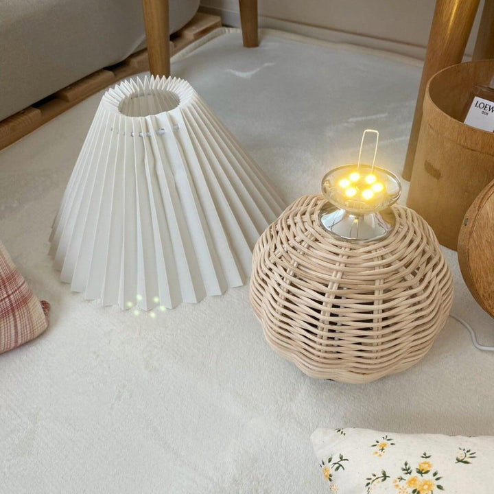 Rattan Pleated Table lamp - Vakkerlight