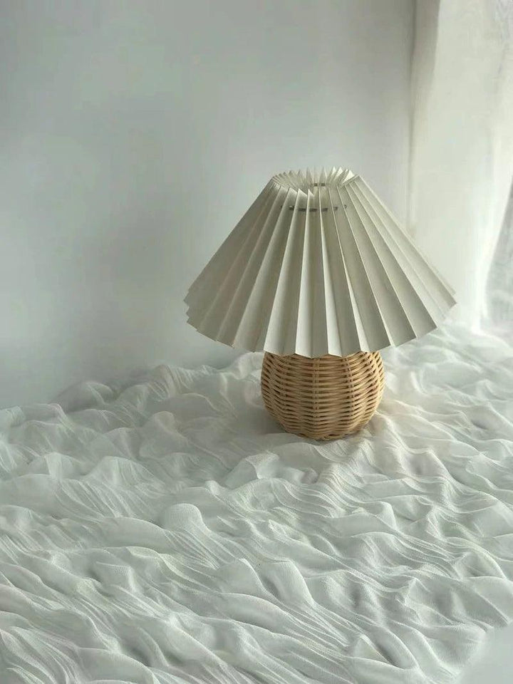 Rattan Pleated Table lamp - Vakkerlight