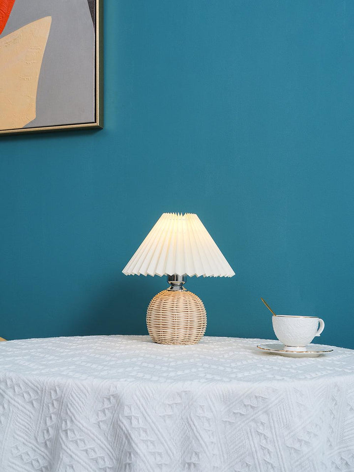 Rattan Pleated Table lamp - Vakkerlight