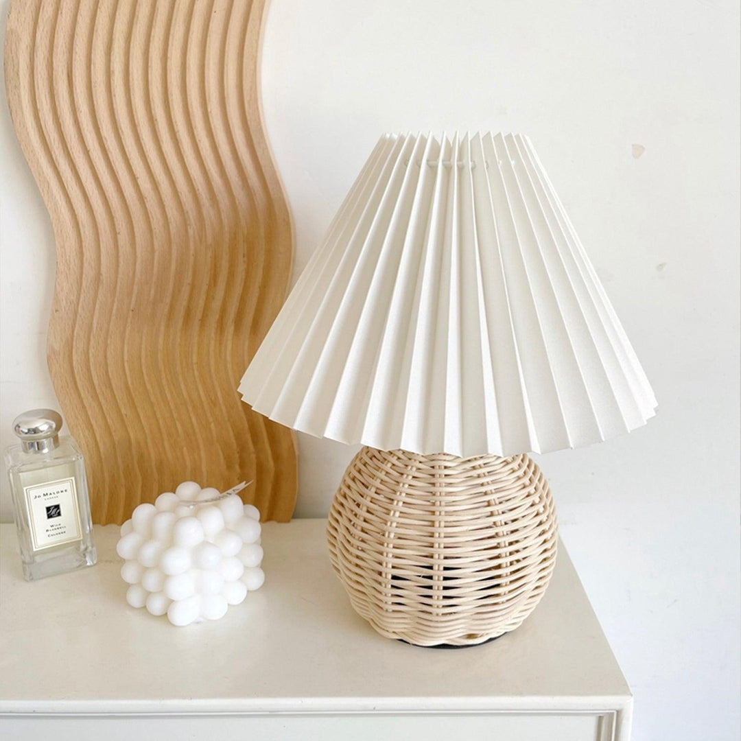 Rattan Pleated Table lamp - Vakkerlight