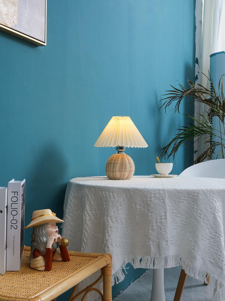 Rattan Pleated Table lamp - Vakkerlight