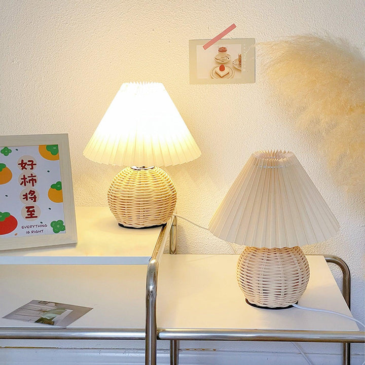 Rattan Pleated Table lamp - Vakkerlight