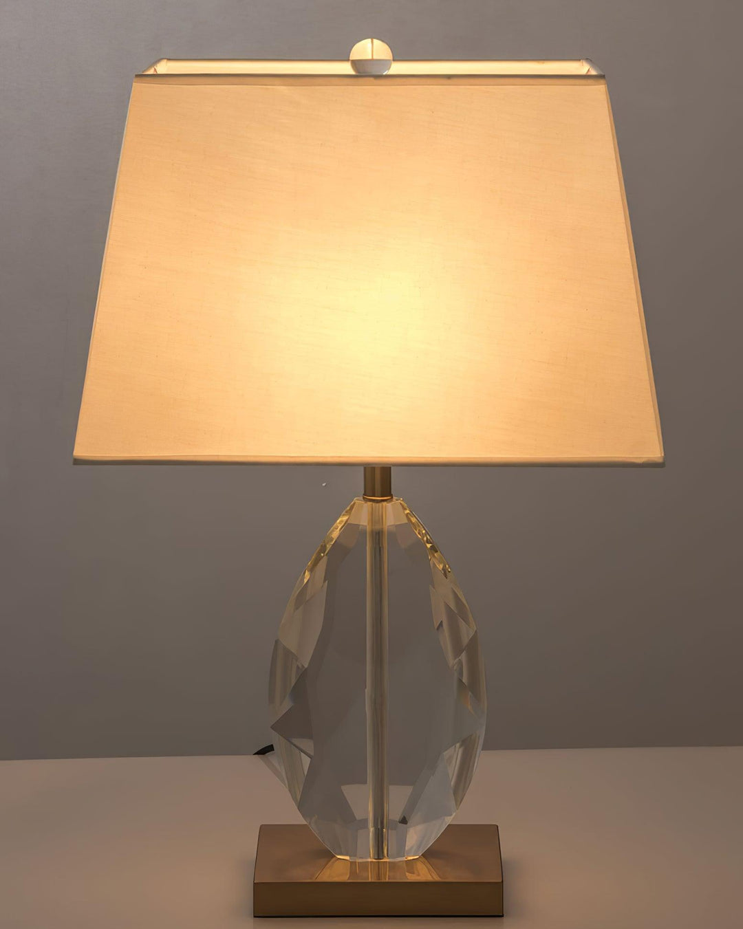 Regal Table Lamp - Vakkerlight