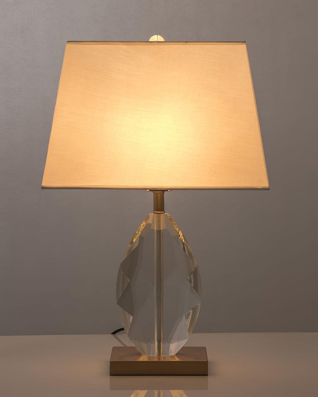 Regal Table Lamp - Vakkerlight