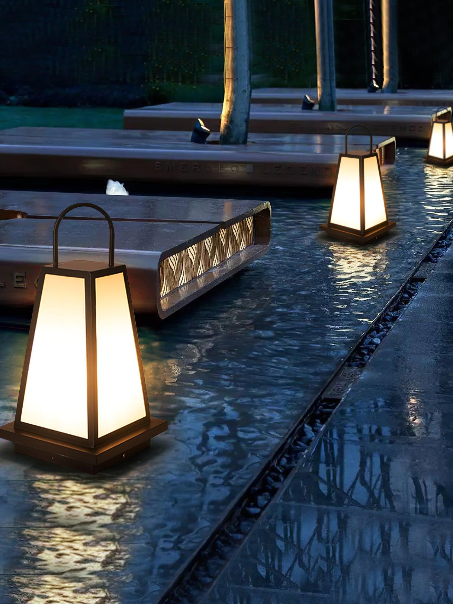 Lantern Solar Outdoor Floor Lamp – Vakkerlight
