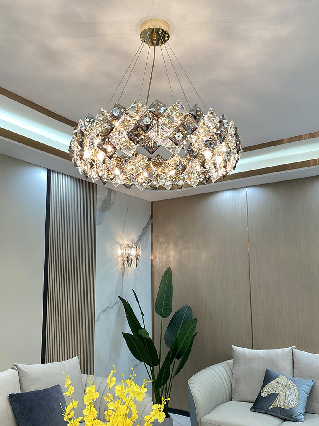 Scale Crystal Round Chandelier - Vakkerlight