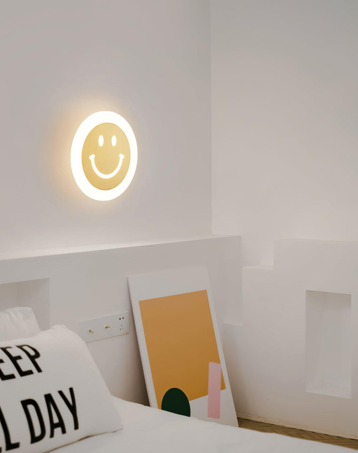 Smiley Wall Lamp - Vakkerlight