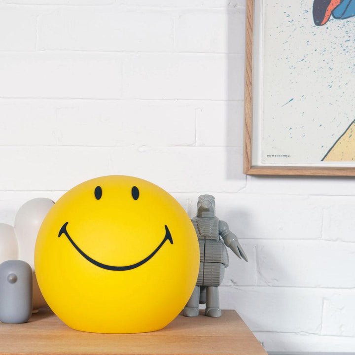 Smiling Table Lamp - Vakkerlight