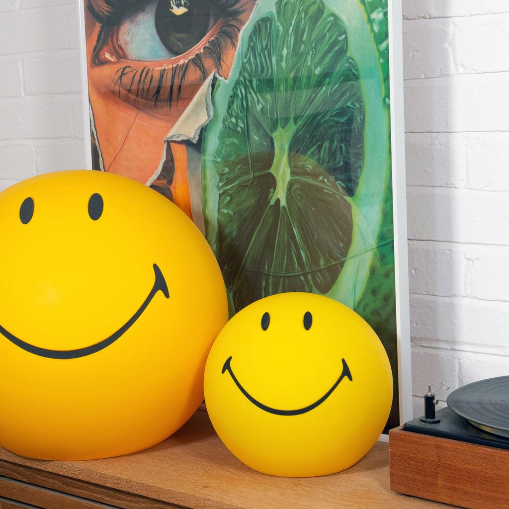 Smiling Table Lamp - Vakkerlight