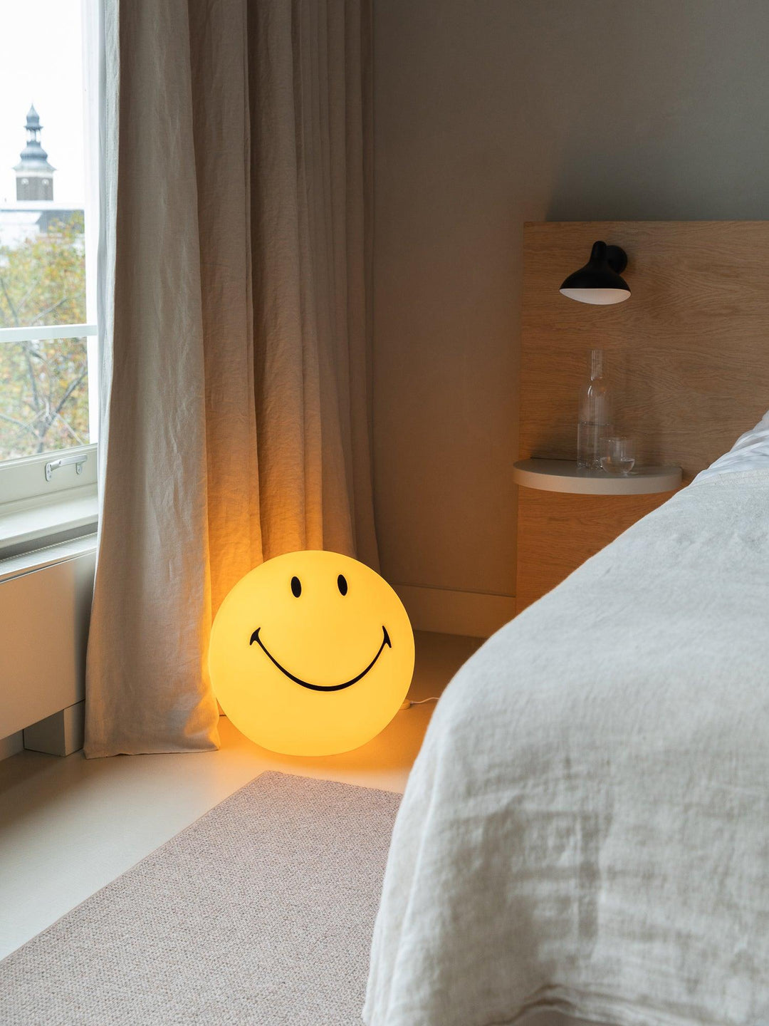 Smiling Rechargeable Built - in Battery Table Lamp - Vakkerlight