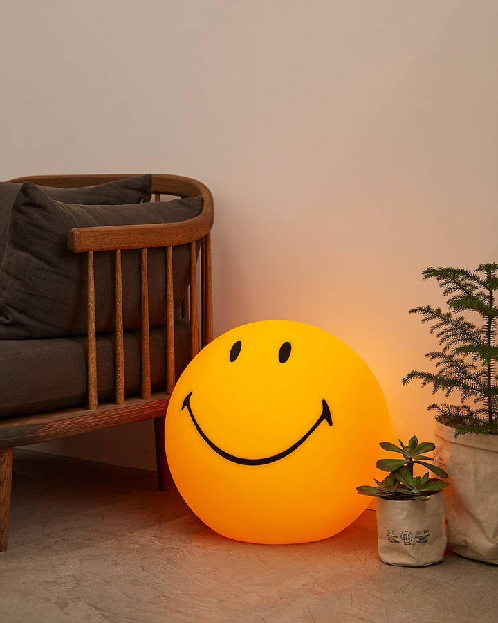 Smiling Table Lamp - Vakkerlight