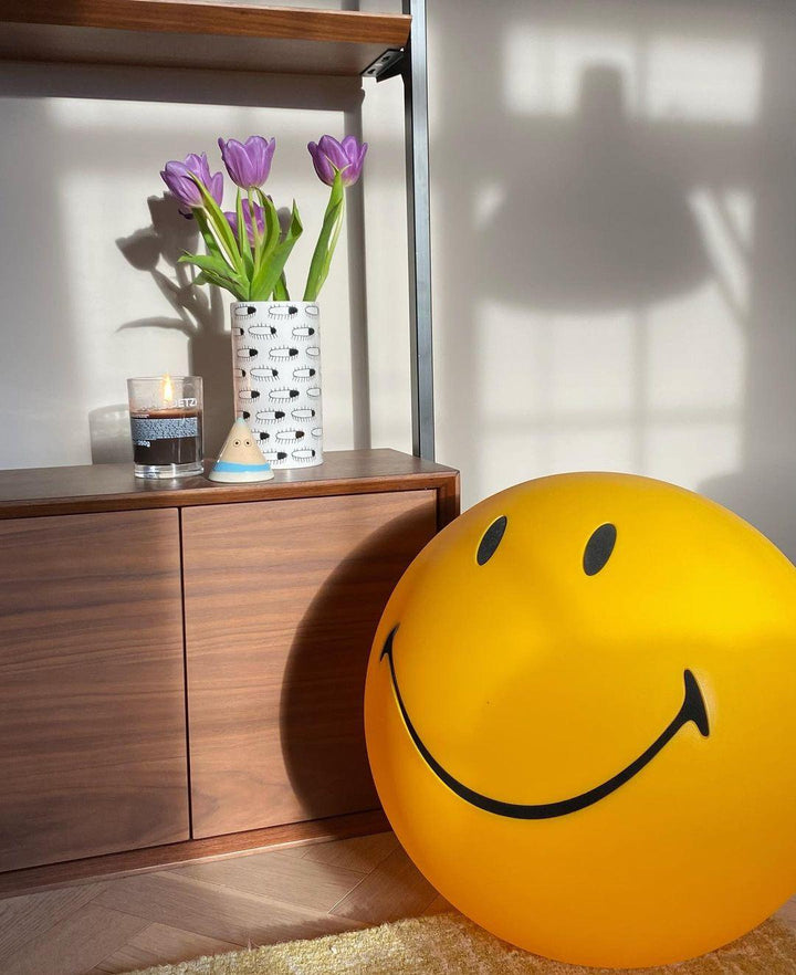 Smiling Table Lamp - Vakkerlight