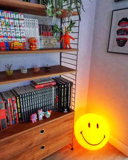 Smiling Table Lamp - Vakkerlight