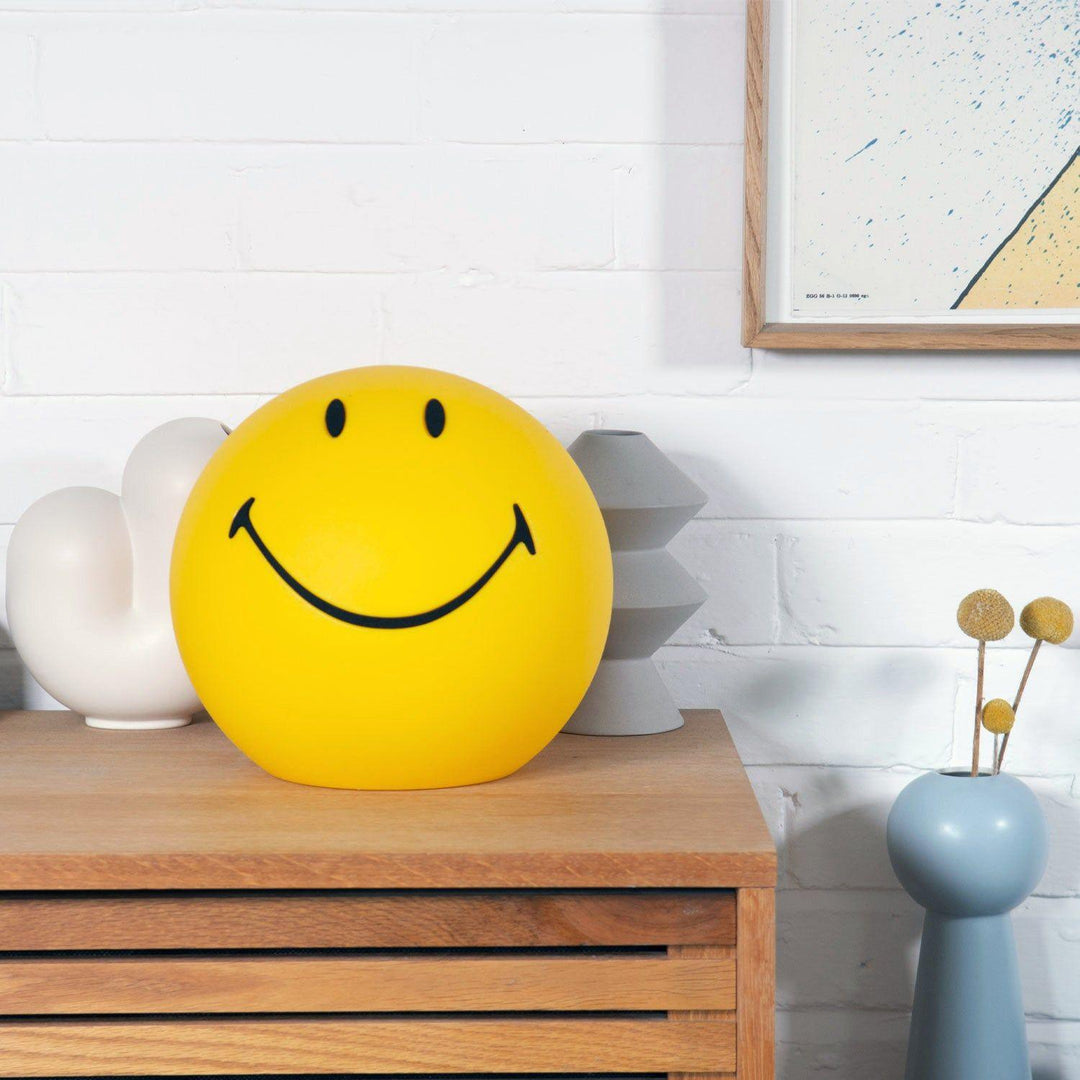 Smiling Table Lamp - Vakkerlight