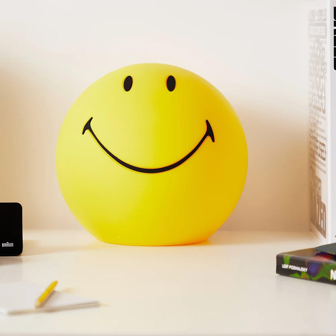 Smiling Table Lamp - Vakkerlight