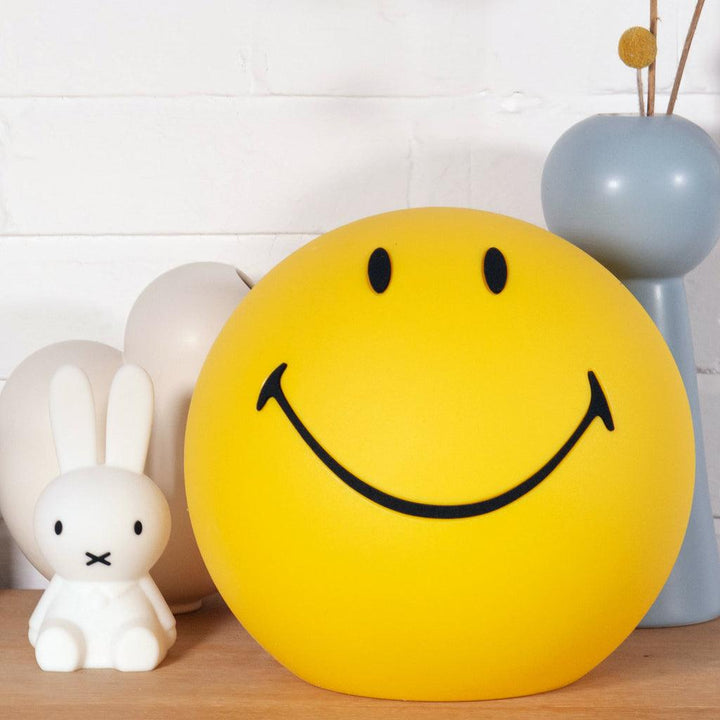 Smiling Table Lamp - Vakkerlight