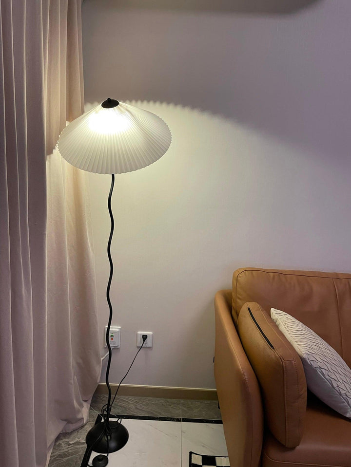 Squiggle Floor Lamp - Vakkerlight