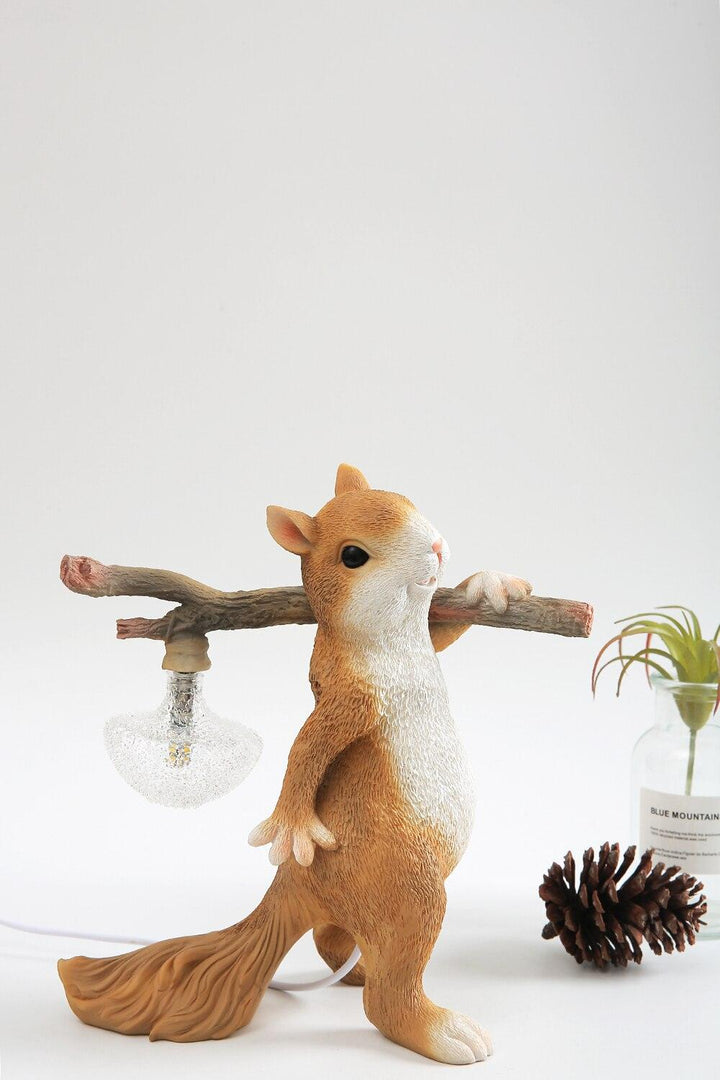 Squirrel Table Lamp - Vakkerlight