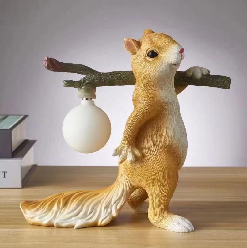 Squirrel Table Lamp - Vakkerlight