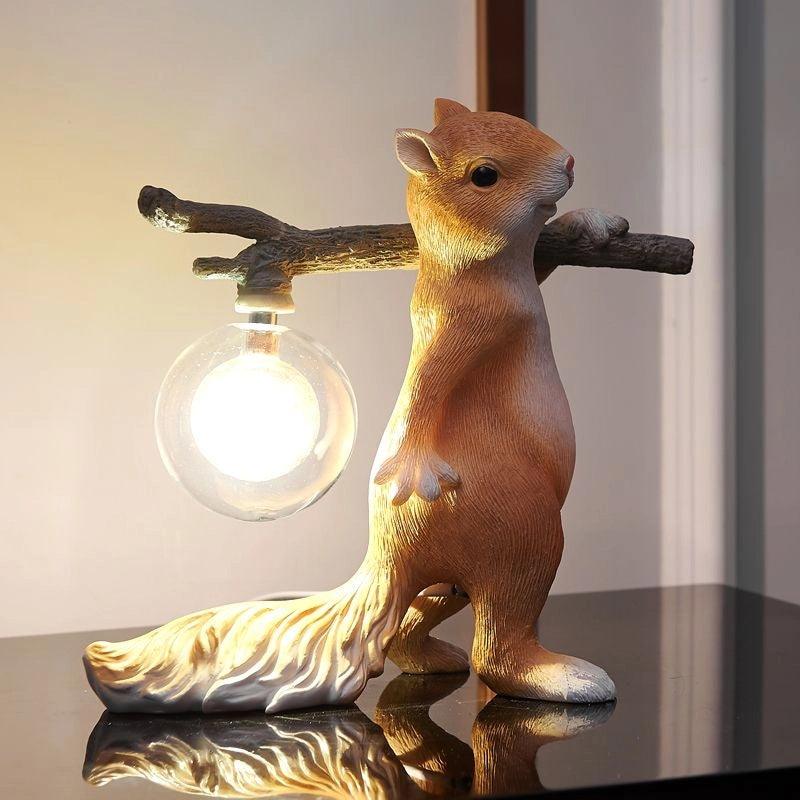 Squirrel Table Lamp - Vakkerlight