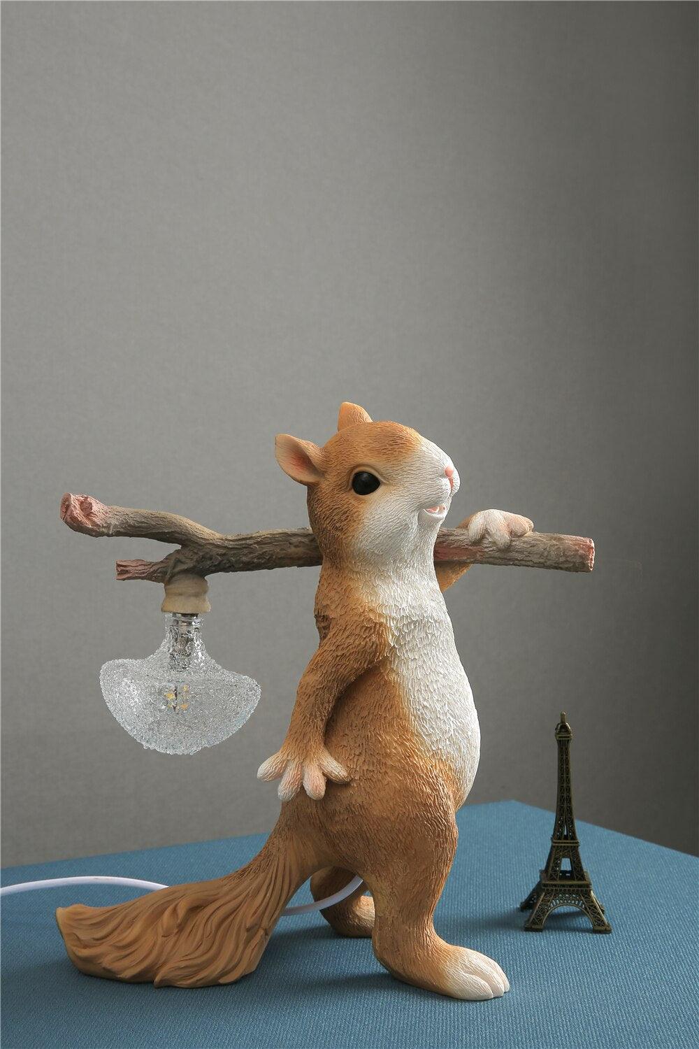 Squirrel Table Lamp - Vakkerlight