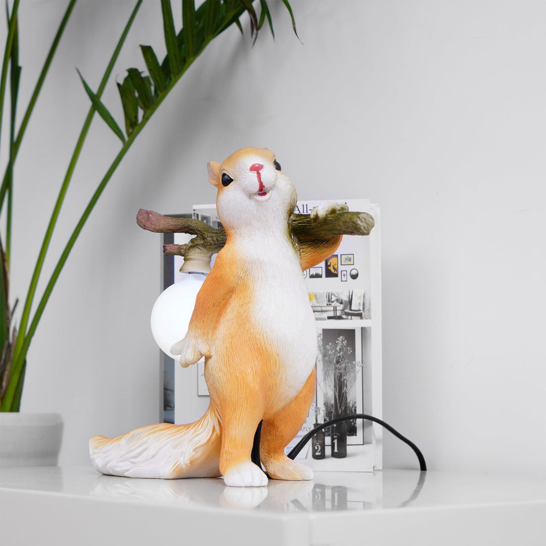 Squirrel Table Lamp - Vakkerlight