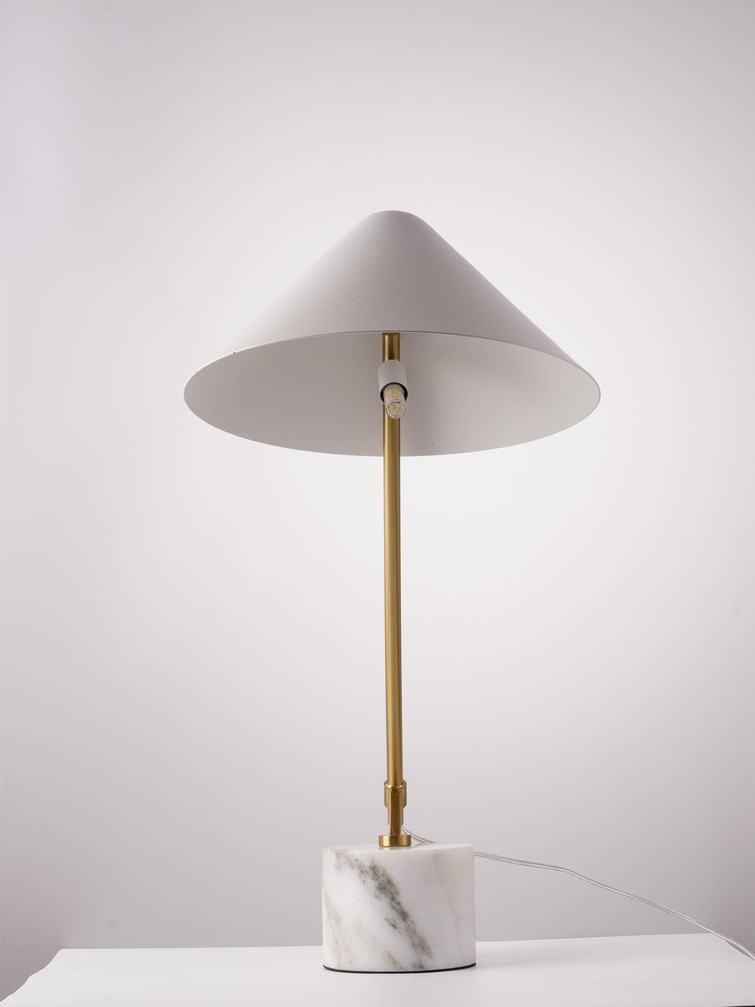 Small Hat Table Lamp - Vakkerlight