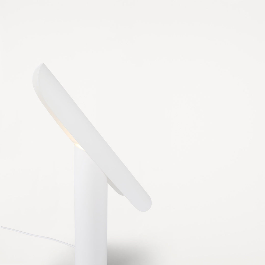 T - Table Lamp - Vakkerlight