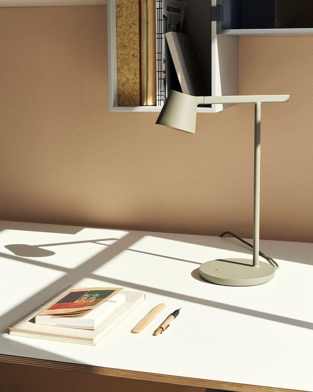 Tip Table Lamp - Vakkerlight