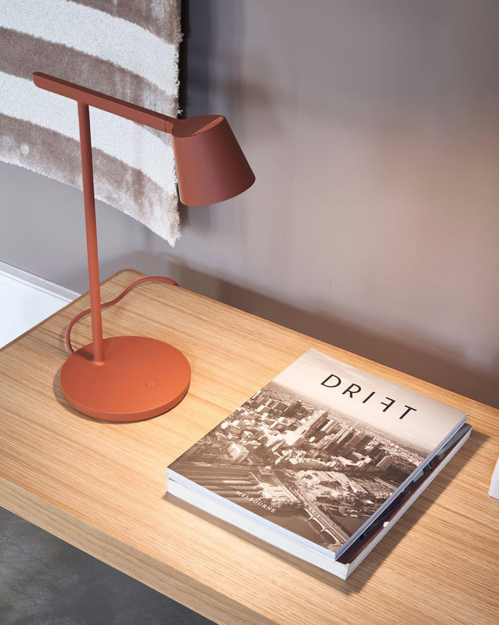 Tip Table Lamp - Vakkerlight