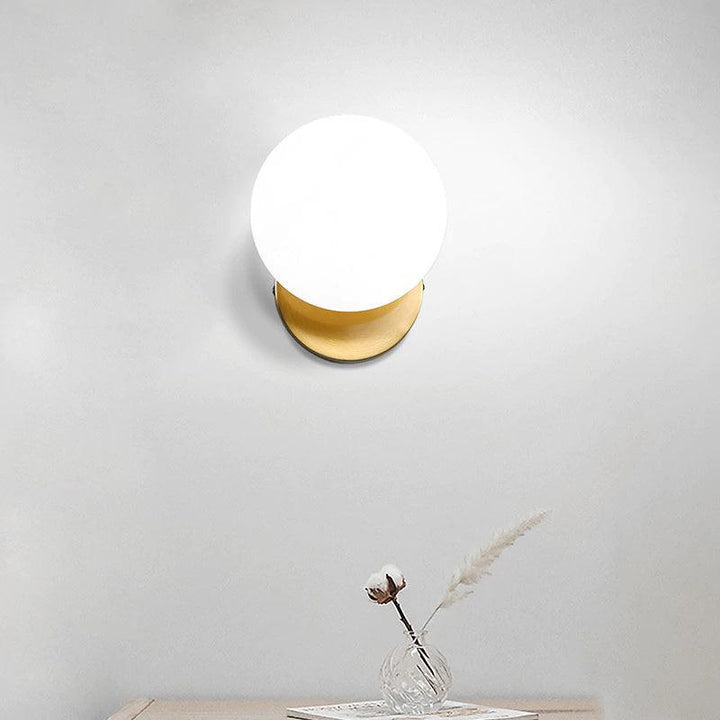 Tip of The Tongue Wall Lamp - Vakkerlight