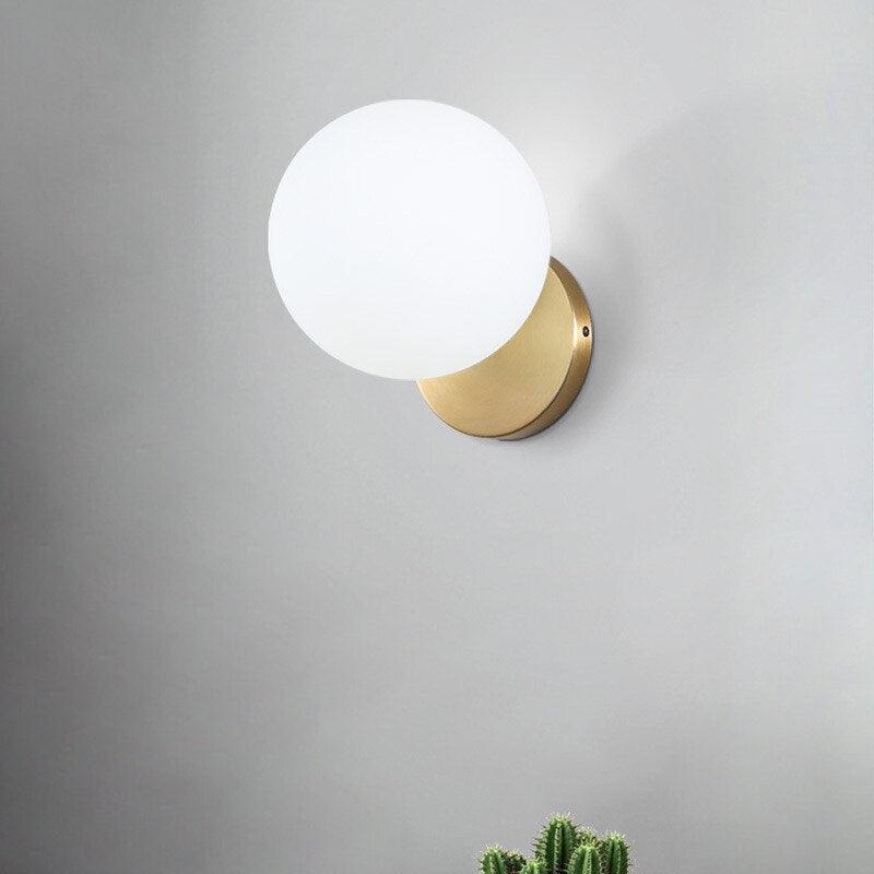 Tip of The Tongue Wall Lamp - Vakkerlight