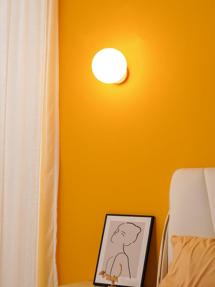 Tip of The Tongue Wall Lamp - Vakkerlight