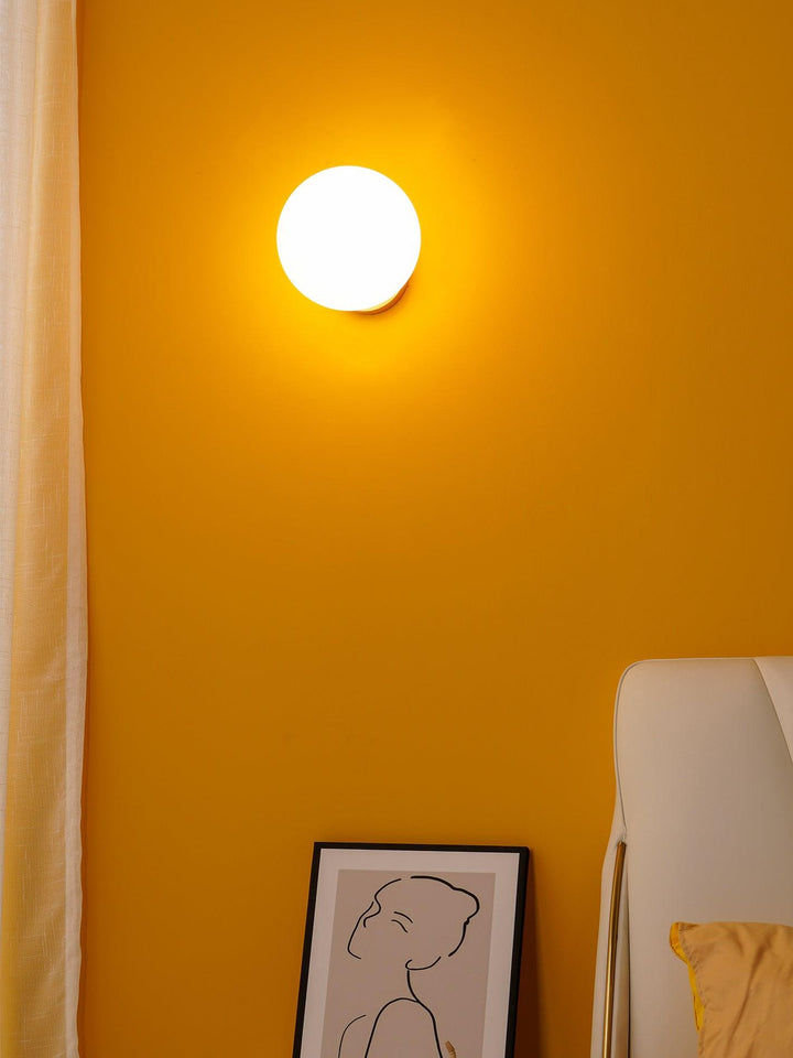 Tip of The Tongue Wall Lamp - Vakkerlight