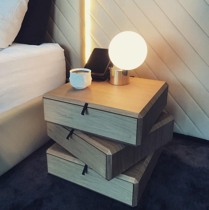 Tip of The Tongue Table Lamp - Vakkerlight