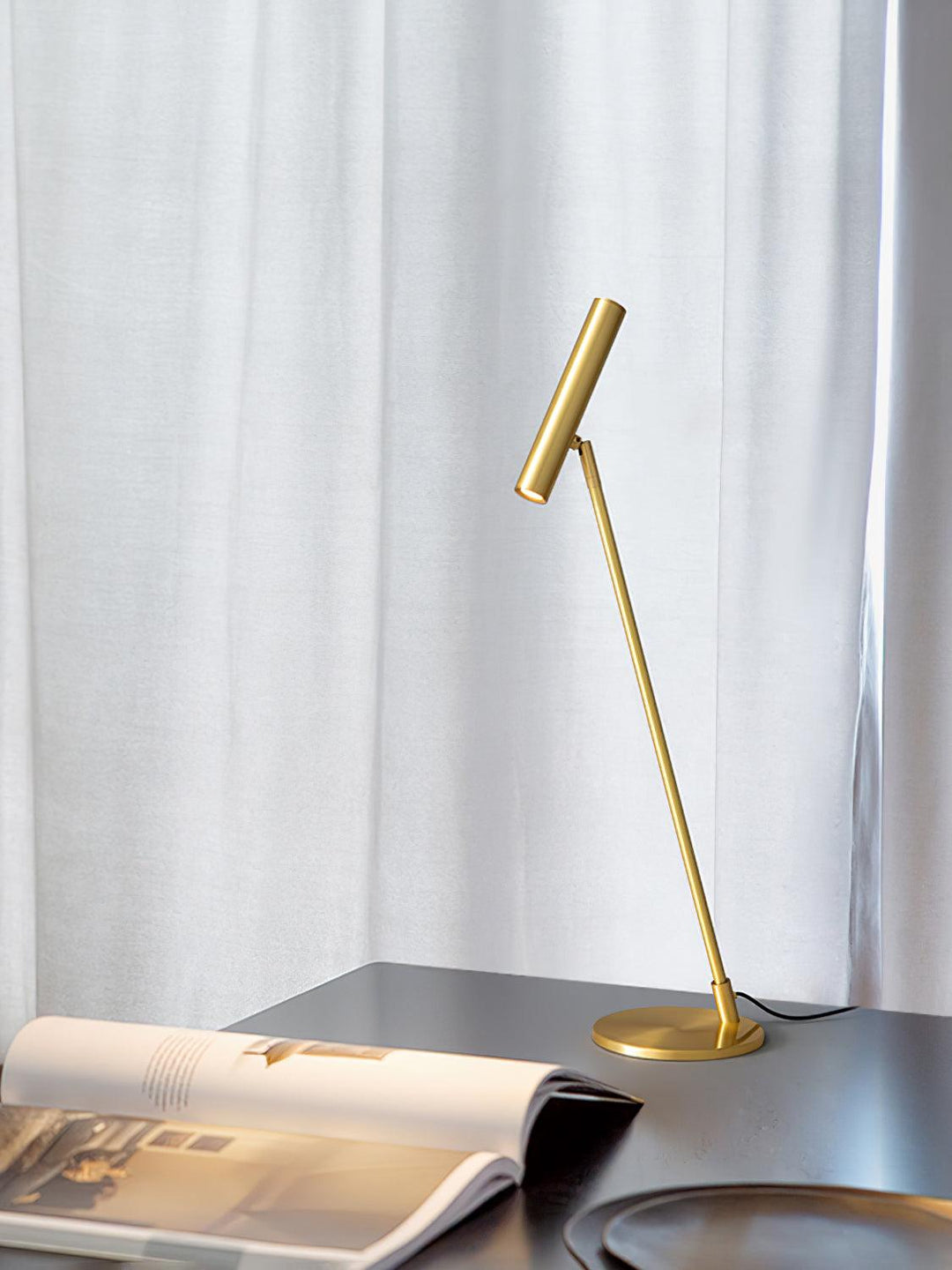 Tom LED Table Lamp - Vakkerlight