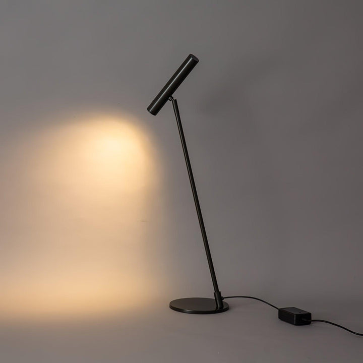 Tom LED Table Lamp - Vakkerlight