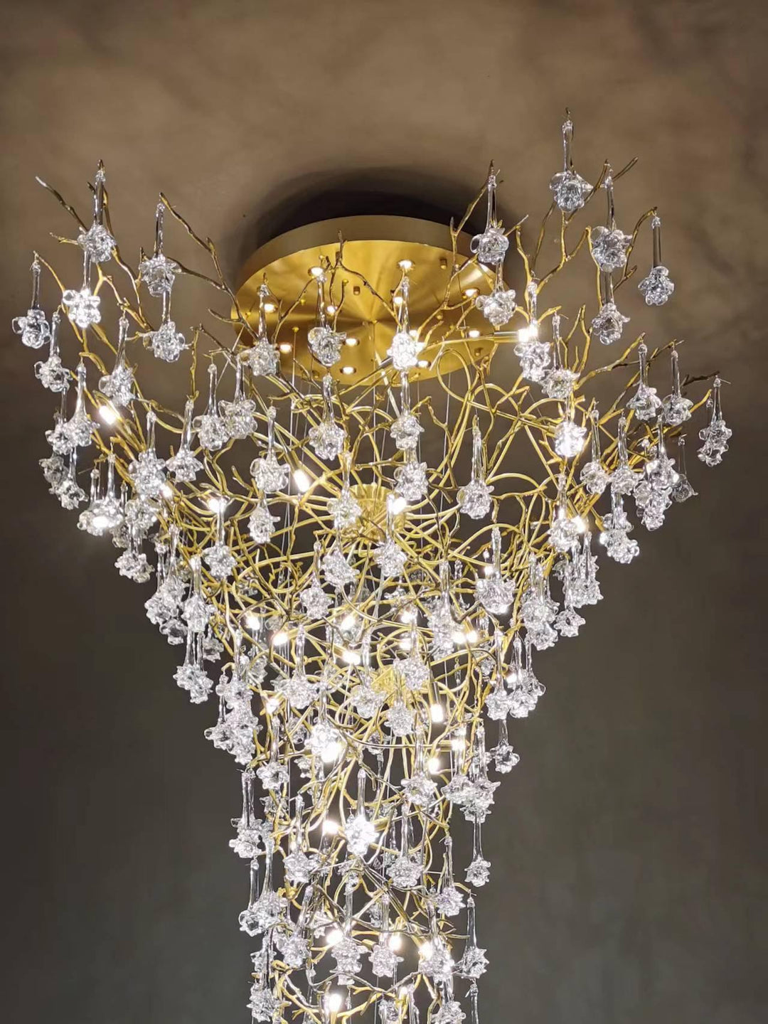 Tree Branch Staircase Chandelier - Vakkerlight