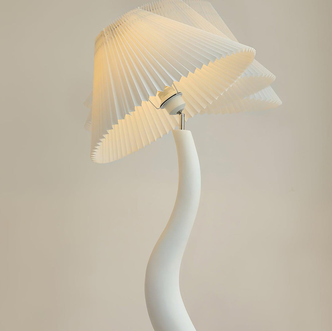 Twisted Pleated Floor Lamp - Vakkerlight