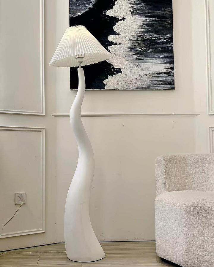 Twisted Pleated Floor Lamp - Vakkerlight